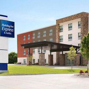 Holiday Inn Express & Suites Charlottesville By Ihg